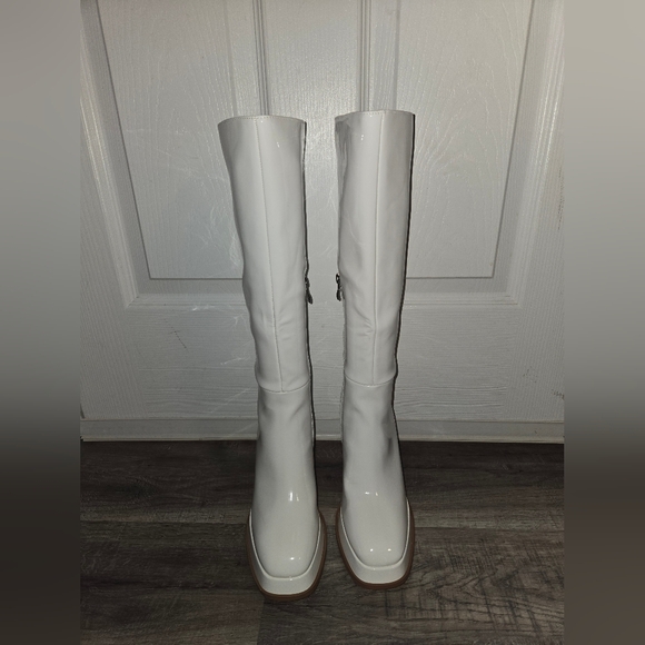 White Platform Heel Go go Boots, Women's Size 6, Faux Leather, New - Picture 4 of 13
